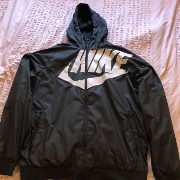 Nike Other - Men’s Nike windbreaker/thicker jacket